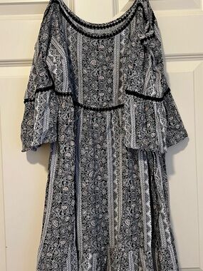 Torrid Women’s Black & White Paisley , Pink Flowers, Off-Shoulder Dress